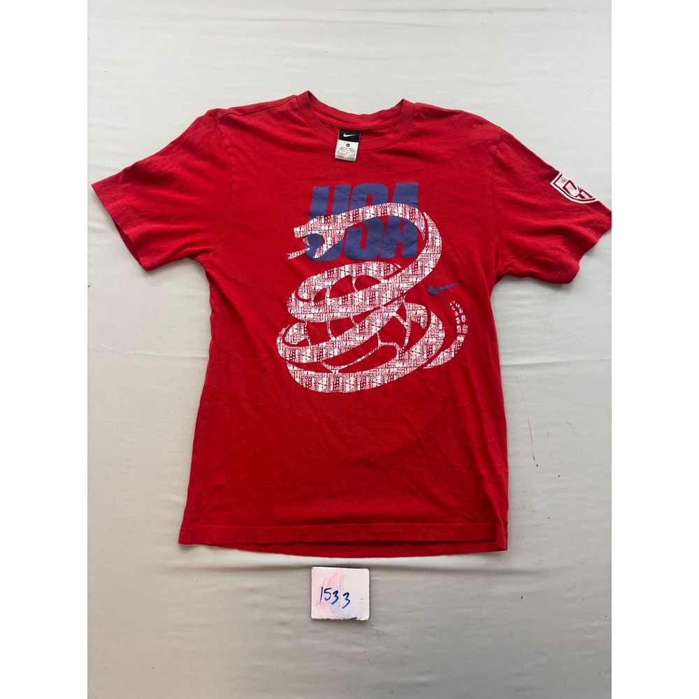 Nike US Soccer Federation USA Snake Graphic T-Shirt Mens Medium Red Short Sleeve
